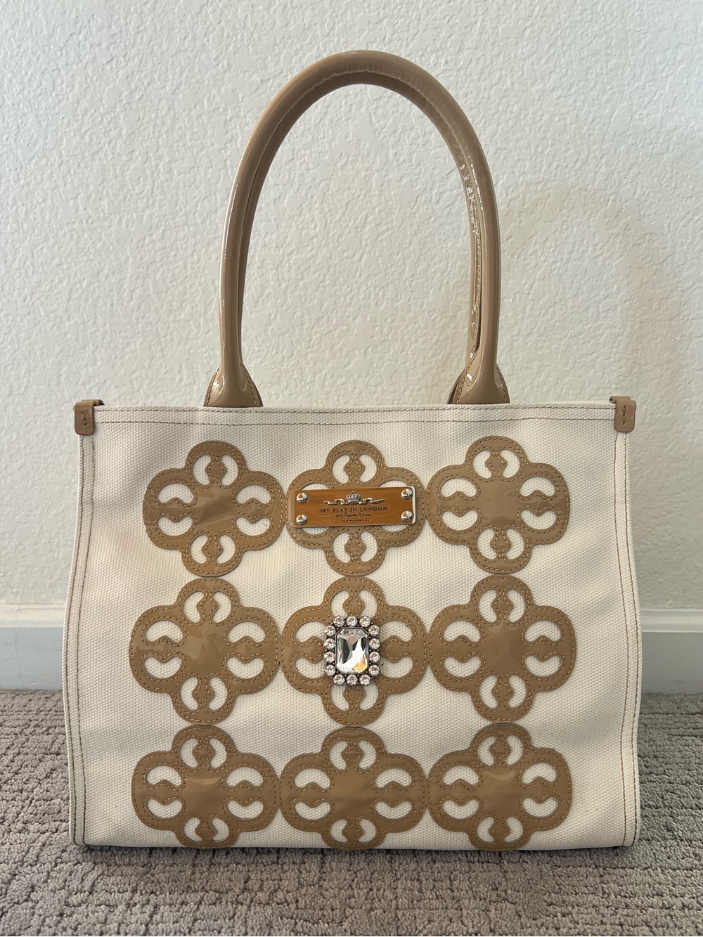 Brighton My Flat in London Cream Shoulder Bag